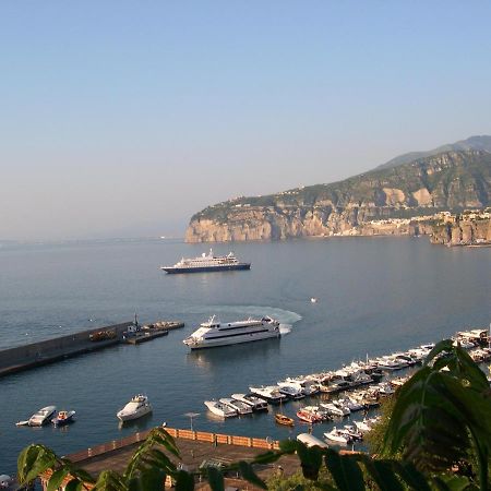 Terra E Mare Apartment Sorrento Ngoại thất bức ảnh